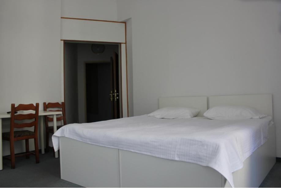 Arnes Hotel Vienne Extérieur photo